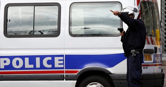 Burza polityczna wybuchła we Francji wokół polskiego recydywisty Zbigniewa H., który przyznał się do zgwałcenia i zamordowania 9-latki w Calais. Prawicowa opozycja oskarża rząd o zbytnią pobłażliwość wobec kryminalistów i żąda zaostrzenia kar we Francji oraz w całej Unii Europejskiej.