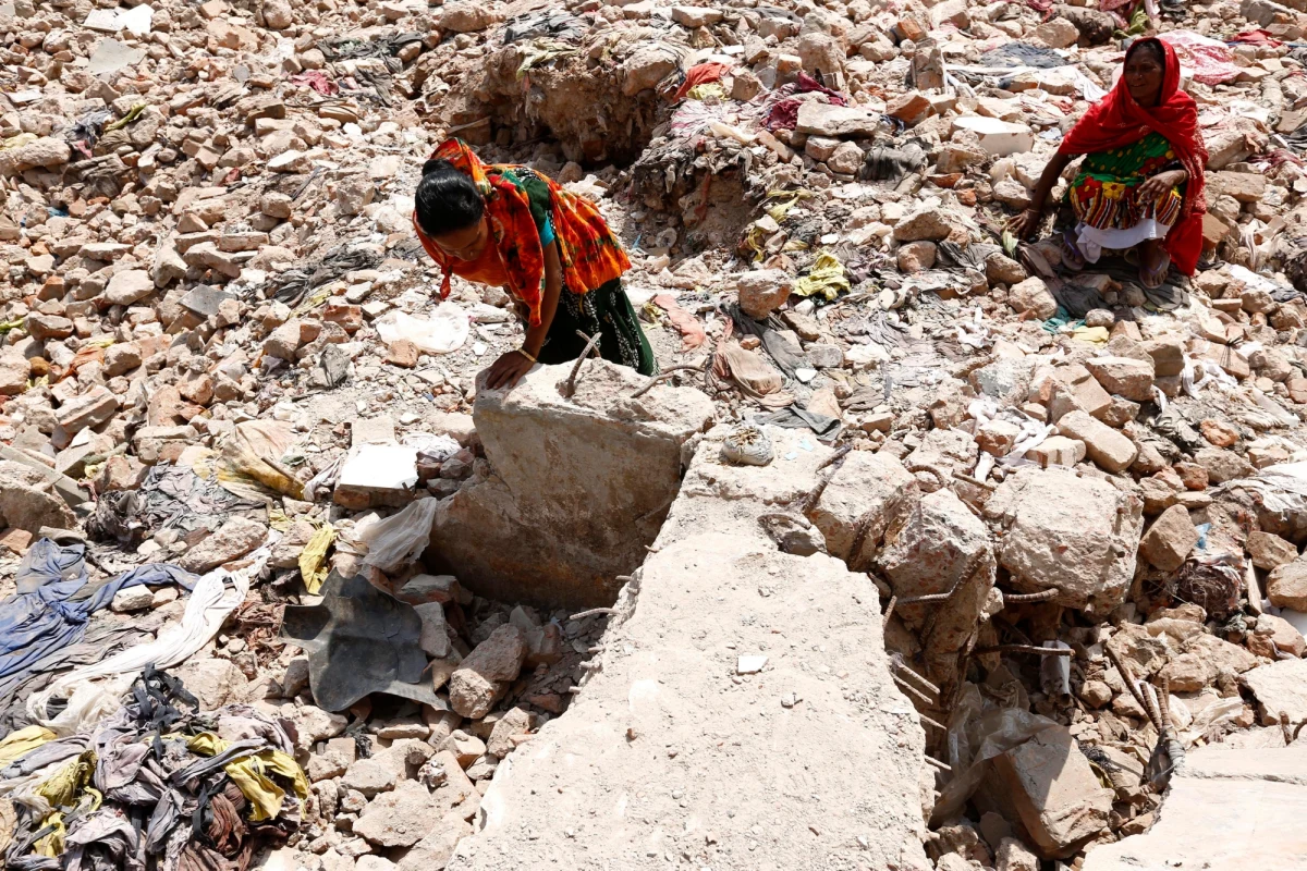 1,1 mln USD przeznaczy na odszkodowania dla ofiar katastrofy w Bangladeszu włoska firma Benetton, produkująca i sprzedająca odzież oraz obuwie. Dwa lata temu pod Dhaką zawalił się budynek Rana Plaza, w którym znajdowały się zakłady tej firmy.