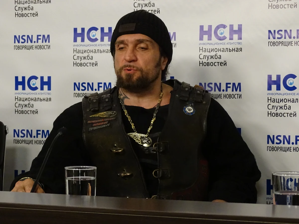 Szef gabinetu politycznego Ewy Kopacz, Marcin Kierwiński, poinformował, w odpowiedzi na pytania słuchaczy RMF FM, że dziś ma się odbyć spotkanie przedstawicieli MSZ, MSW i MON. Mają dyskutować na temat przejazdu przez Polskę Nocnych Wilków. „Będą podjęte finalne decyzje” – zapowiada Kierwiński. „Musimy być w tej sprawie bardzo ostrożni. Ten przejazd może być traktowany przez stronę rosyjską, jako źródło różnego rodzaju prowokacji” – mówi gość Kontrwywiadu RMF FM. 