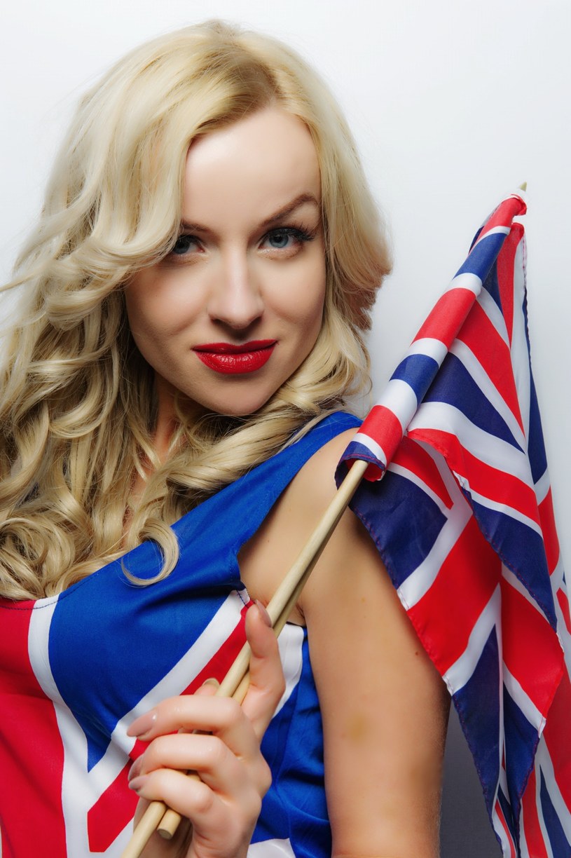 Mieszkająca w Londynie polska wokalistka Pola (Paulina Pospieszalska) opublikowała teledysk "Why is This Happening", który stanowi mocny głos w obronie imigrantów. Piosenka wpisuje się w toczącą się na Wyspach Brytyjskich ostrą kampanię przed wyborami parlamentarnymi.