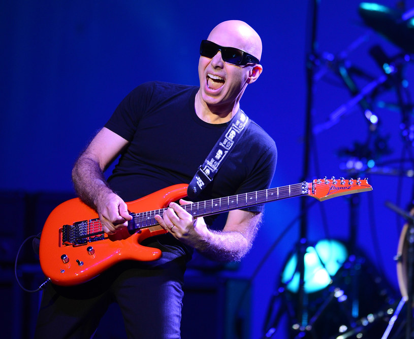 18 października na Torwarze w Warszawie wystąpi słynny wirtuoz gitary - Joe Satriani.