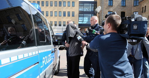 ​Wyższy Sąd Krajowy w Rostocku podjął decyzję o przekazaniu polskiemu wymiarowi sprawiedliwości Adriana M. Taką informację przekazała Christine Boehm, rzeczniczka sądu. 31-letni mężczyzna jest podejrzany o uprowadzenie 10-letniej Mai z Wołczkowa koło Szczecina. 