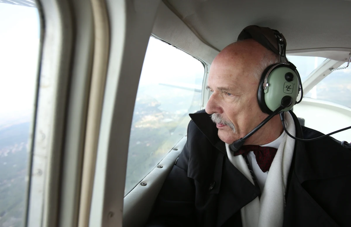 Gdyby wybory parlamentarne odbywały się w połowie kwietnia, wygrałaby je Platforma Obywatelska (35 proc.) – wynika z sondażu TNS Polska. Drugie miejsce zajęłoby Prawo i Sprawiedliwość ( 30 proc.). 