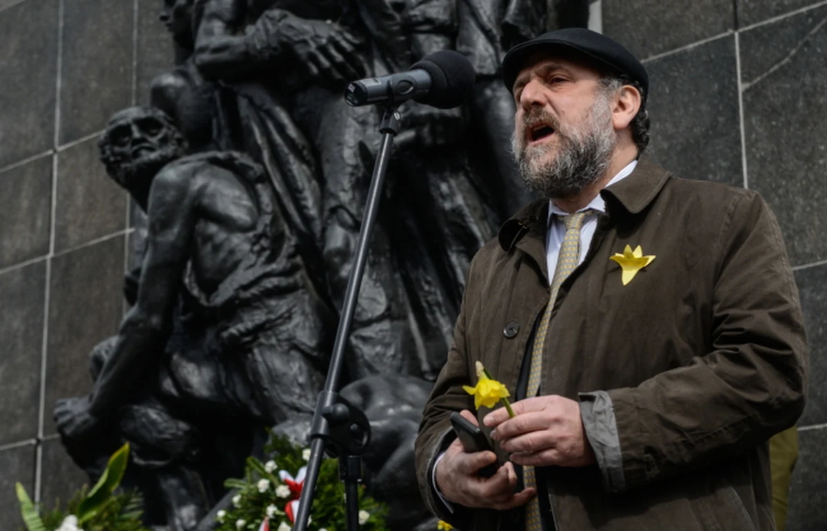 Dyrektor FBI James Comey przypisuje Polakom winę za Holokaust. Ambasador USA w Polsce wezwany na dywanik. Sprawą zainteresowały się również amerykańskie media. 