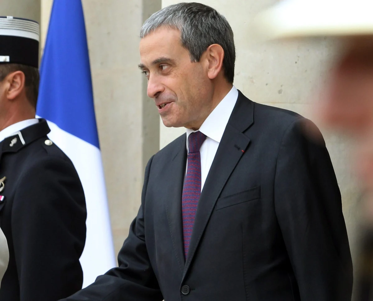 Prezydent Francois Hollande przegrał bitwę z papieżem Franciszkiem o nominacje francuskiego ambasadora-homoseksualisty w Watykanie. Znany nadsekwański tygodnik „Le Canard Enchaine” ujawnił, ze papież ostatecznie odmówił zgody na tę kandydaturę. 