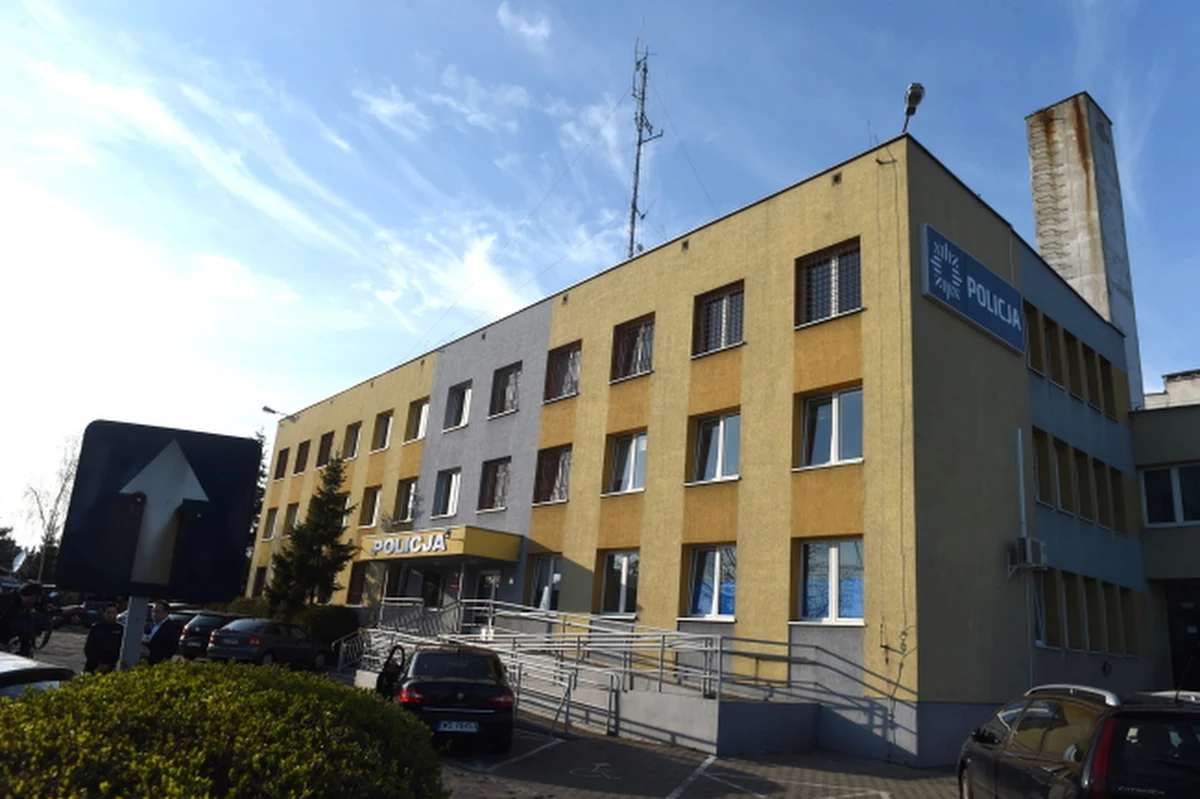 29-latek, który zginął podczas szarpaniny w komendzie policji w Kutnie prawdopodobnie leczył się psychiatrycznie - dowiedziała się reporterka RMF FM Agnieszka Wyderka. Mężczyzna był wielokrotnie karany. 