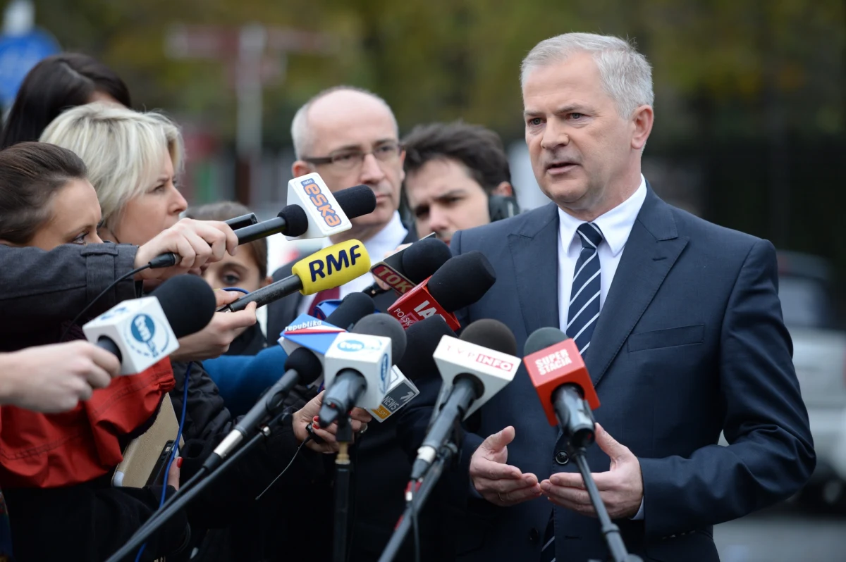 Szef MSZ wygłasza expose i dziękuje prezydentowi za "modelową" współpracę. Co można zrobić, by poprawić bezpieczeństwo Polski? Czy PO jest zadowolona z kampanii Bronisława Komorowskiego? Czy prezydent da się namówić na debatę z innymi kandydatami przed I turą wyborów? Którzy z europejskich przywódców przyjadą na Westerplatte na obchody 70. rocznicy zakończenia II wojny światowej? W piątek gościem Konrada Piaseckiego w Kontrwywiadzie RMF FM będzie minister w Kancelarii Prezydenta Sławomir Rybicki. 