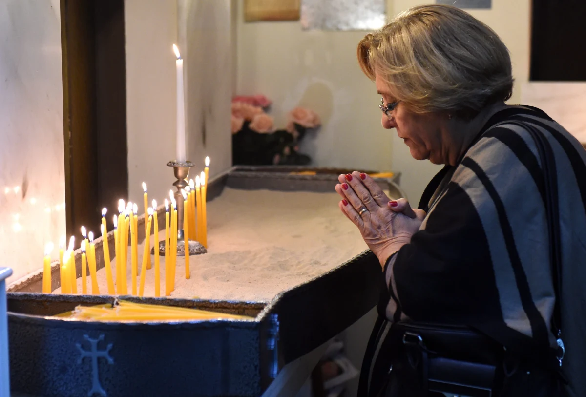 ​Na dzień przed obchodami 100. rocznicy rozpoczęcia masowych mordów Ormian w Imperium Osmańskim, rzecznik Białego Domu zaapelował o "szczere" uznanie prawdy o "masakrze", w której zginęło 1,5 mln osób. W jego wypowiedzi nie padło jednak słowo "ludobójstwo".