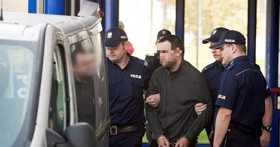 Szczeciński sąd przedłużył areszt wobec 31-letniego Adrian M. podejrzanego o porwanie 10-letniej Mai - poinformował rzecznik sądu, sędzia Michał Tomala. Mężczyzna spędzi w areszcie najbliższe trzy miesiące. 