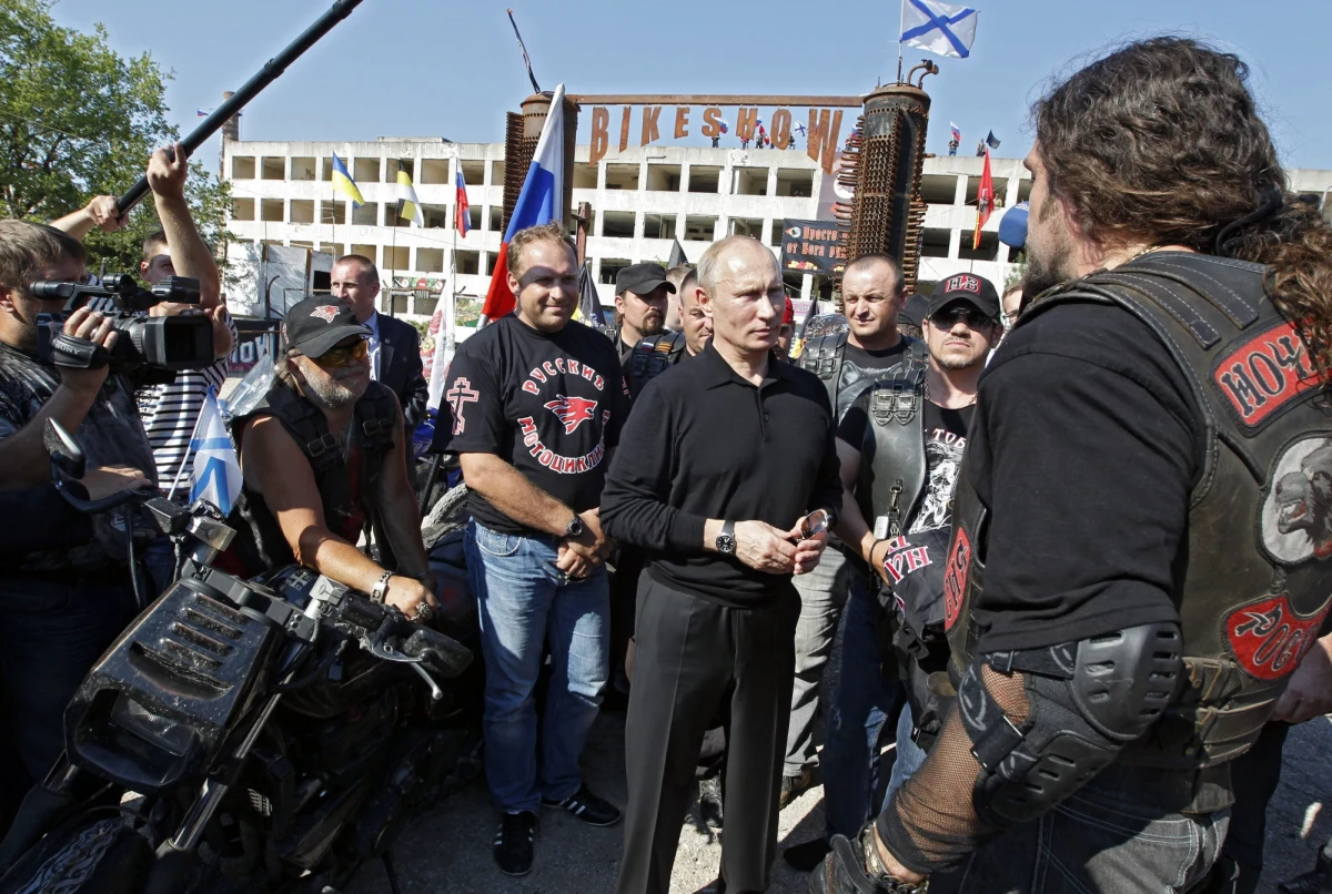 Władze Czech szukają sposobów na to, by ewentualny przejazd członków rosyjskiej grupy motocyklowej "Nocne Wilki" przez ten kraj był dla nich możliwie jak najmniej przyjemny. Taką informację podał czeski dziennik "Lidove Noviny".