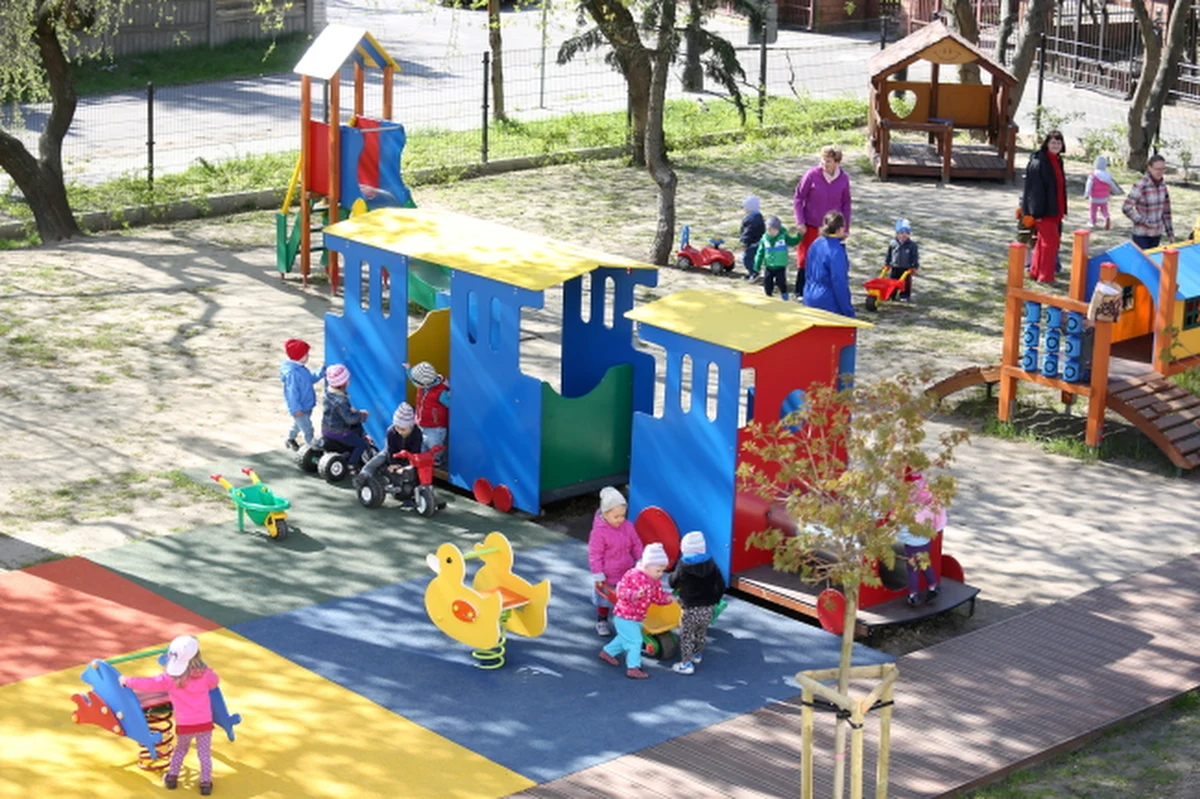 W ramach konkursu Maluch dofinansowanych zostanie ponad 32 tys. miejsc opieki nad najmłodszymi w całej Polsce. 1436 nowych miejsc dla maluchów powstanie od października również na 43 uczelniach - poinformowali ministrowie pracy i nauki. 
