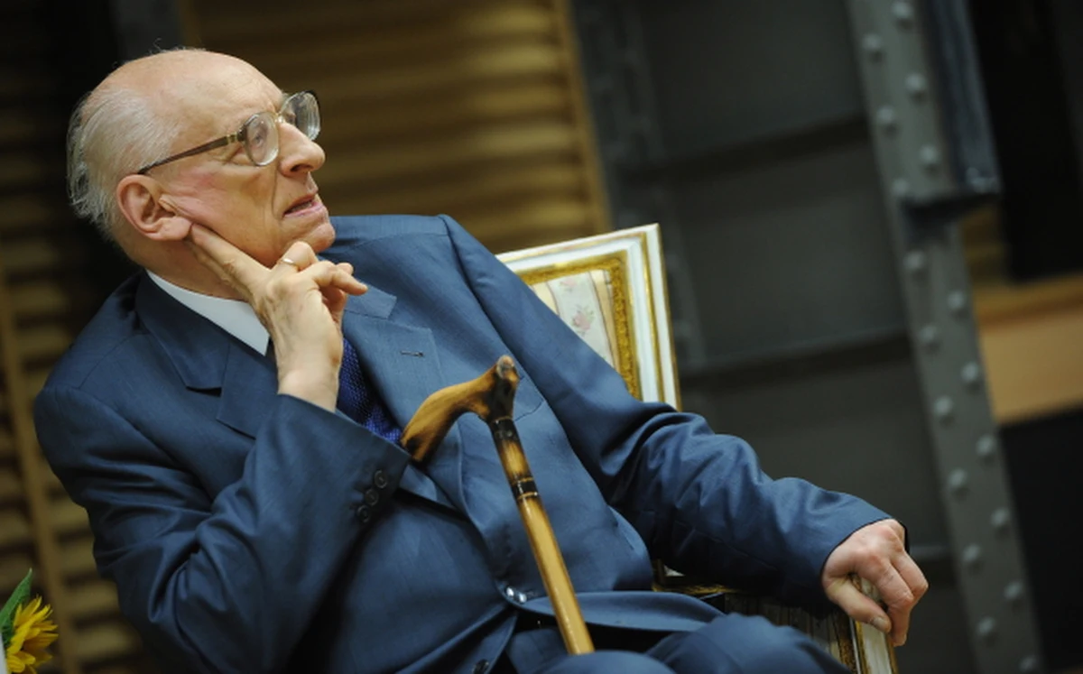 W wieku 93 lat zmarł Władysław Bartoszewski. Historycy, z którymi rozmawiał reporter RMF FM Grzegorz Kwolek są zgodni w ocenie jego zasług dla Polski. "Stosunki polsko-niemieckie i polsko-żydowskie III RP bez Władysława Bartoszewskiego prawdopodobnie wyglądałyby gorzej" - mówi Andrzej Paczkowski. "Polska bardzo dużo mu zawdzięcza" - dodaje Norman Davies. 