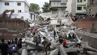 Trzęsienie ziemi w Nepalu. Już ponad 1900 zabitych 