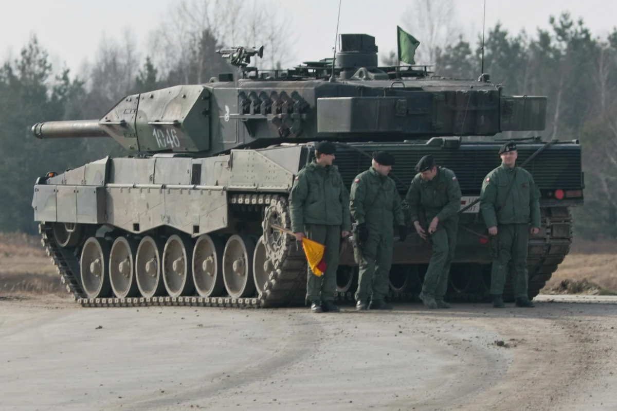 Pociski do niemieckich Leopardów nie przebijają osłon rosyjskich czołgów. Ta weekendowa informacja niemieckiej gazety "Die Welt” wywołała za Odrą dyskusję o potrzebie lepszej amunicji opartej na zubożonym uranie. Taka wersja przez dekady była odrzucana. Teraz jednak sytuacja geopolityczna zdecydowanie się zmieniła.