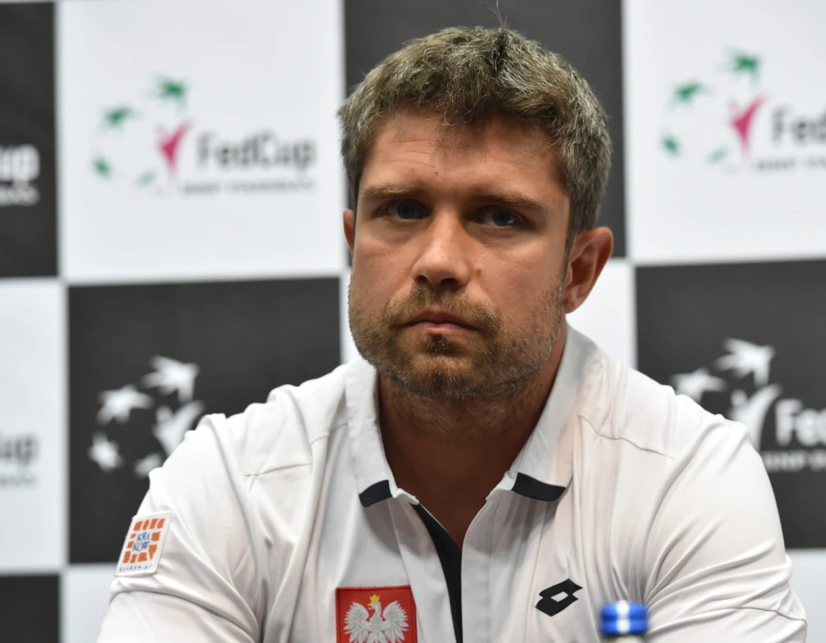 Tomasz Wiktorowski nie będzie już kapitanem tenisowej reprezentacji kobiet. Szkoleniowiec postanowił zrezygnować z pracy po spadku jego podopiecznych z Grupy Światowej Pucharu Federacji. Jego następcę poznamy na przełomie roku.