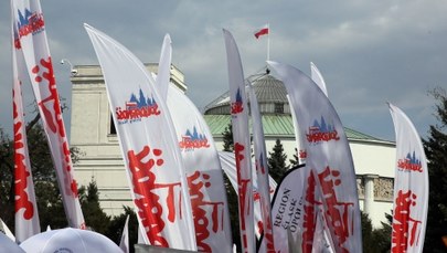 Protest nauczycieli w Warszawie. "Nie zamienimy pracy na wolontariat"