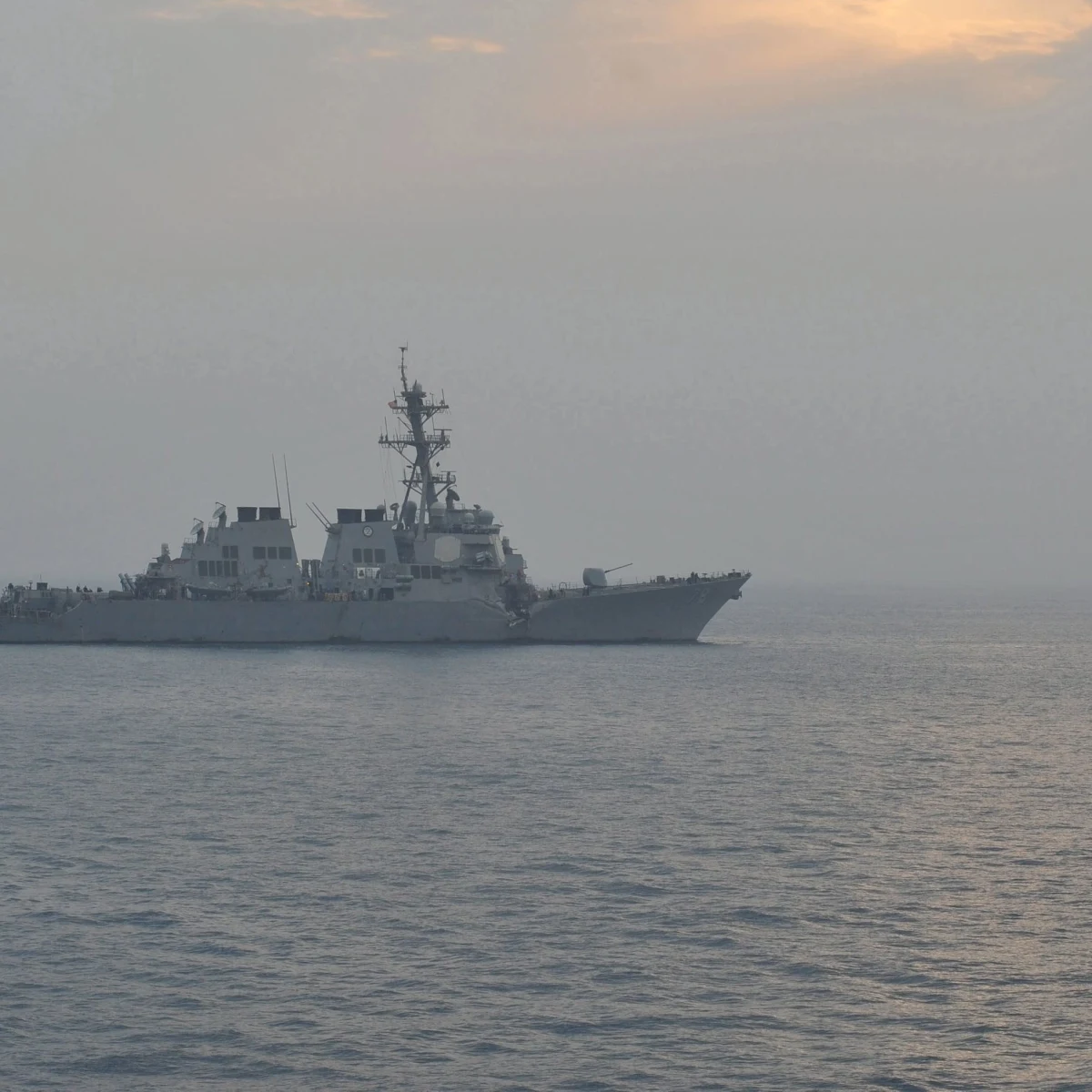 Statek towarowy "Maersk Tigris", pływający pod banderą Wysp Marshalla, został we wtorek zajęty przez irańską marynarkę i skierowany do portu Bandar Abbas z powodu niespłaconych długów - poinformował przedstawiciel irańskiej organizacji portowej. Według irańskiej telewizji państwowej, na pokładzie jednostki jest 24 członków załogi - nie ma wśród nich Polaków.