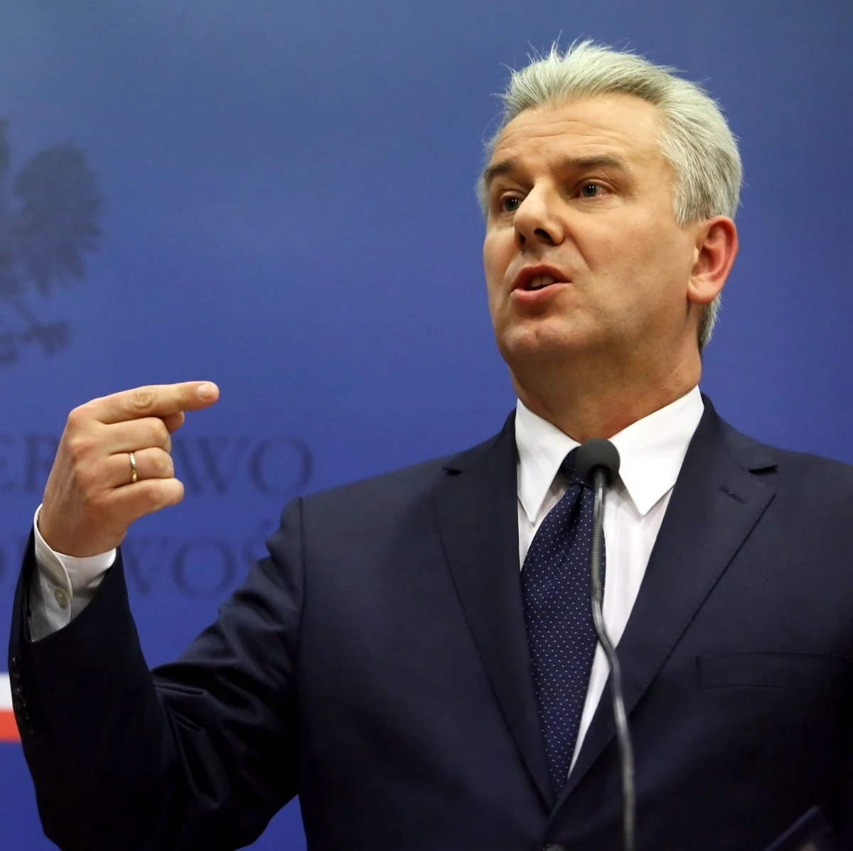 Prokuratura Okręgowa w Olsztynie umorzyła śledztwo, w którym badała, czy prokurator z Łodzi mógł nie dopełnić obowiązków w śledztwie dot. wydawania pozwoleń na broń przez łódzkich policjantów. Śledczy uznali, że nie doszło do przestępstwa.