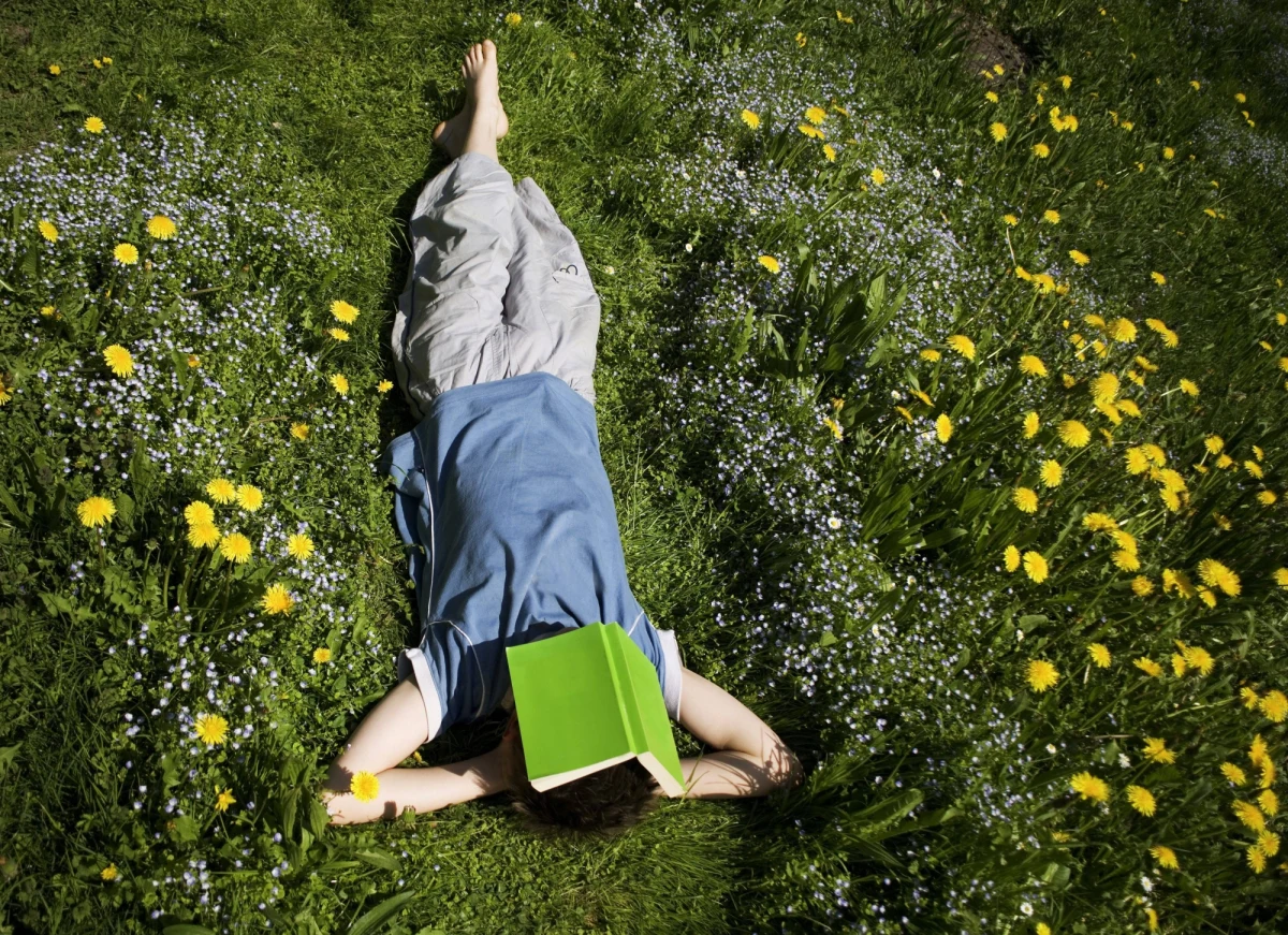Grupa studentów w Seulu zorganizowała zawody... w szybkim zasypianiu. W ten sposób chciano zwrócić uwagę na problem niedoboru snu wśród rówieśników. Według statystyk wśród południowokoreańskiej młodzieży w wieku od 13 do 24 lat jedna trzecia śpi krócej niż sześć godzin na dobę.