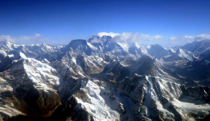 Mount Everest niższy. To skutek trzęsienia ziemi