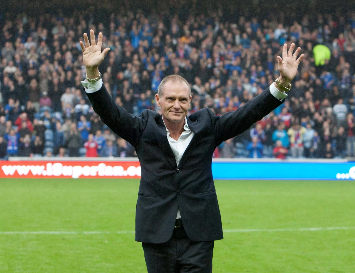 Powstał film dokumentalny o byłym piłkarzu reprezentacji Anglii Paulu Gascoigne, który walczy z chorobą alkoholową. Premiera i jednocześnie jedyny dzień, w którym obraz "Człowiek. Legenda. O sobie" będzie można zobaczyć na wielkim ekranie, to 8 czerwca. 