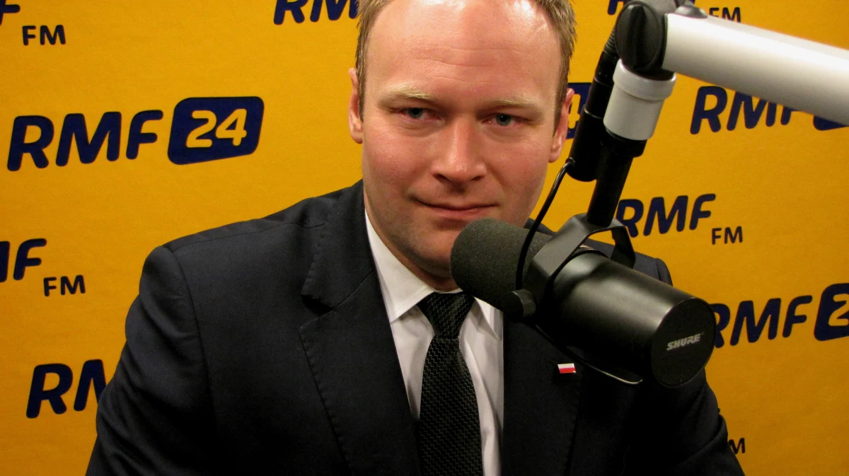 "Duda ma format prezydencki i to nie wynika z badań. Wystarczy na niego spojrzeć, posłuchać" - mówi w Kontrwywiadzie RMF FM rzecznik PiS Marcin Mastalerek. "Druga tura będzie resetem. To będą 2 tygodnie, które mogą wstrząsnąć polską polityką. Ciężko pracujemy, nie oglądamy się za siebie, nie oglądamy się na boki" - ocenia. 