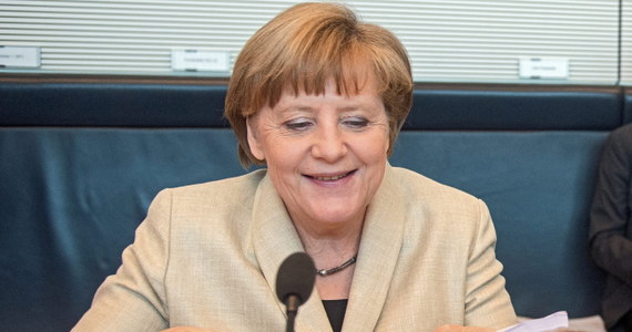 Kanclerz Niemiec Angela Merkel zapewniła nowego przewodniczącego Związku Wypędzonych Bernda Fabritiusa o swoim poparciu dla działalności ziomkostw. Podziękowała poprzedniej szefowej związku Erice Steinbach za 16-letnie kierowanie organizacją.  