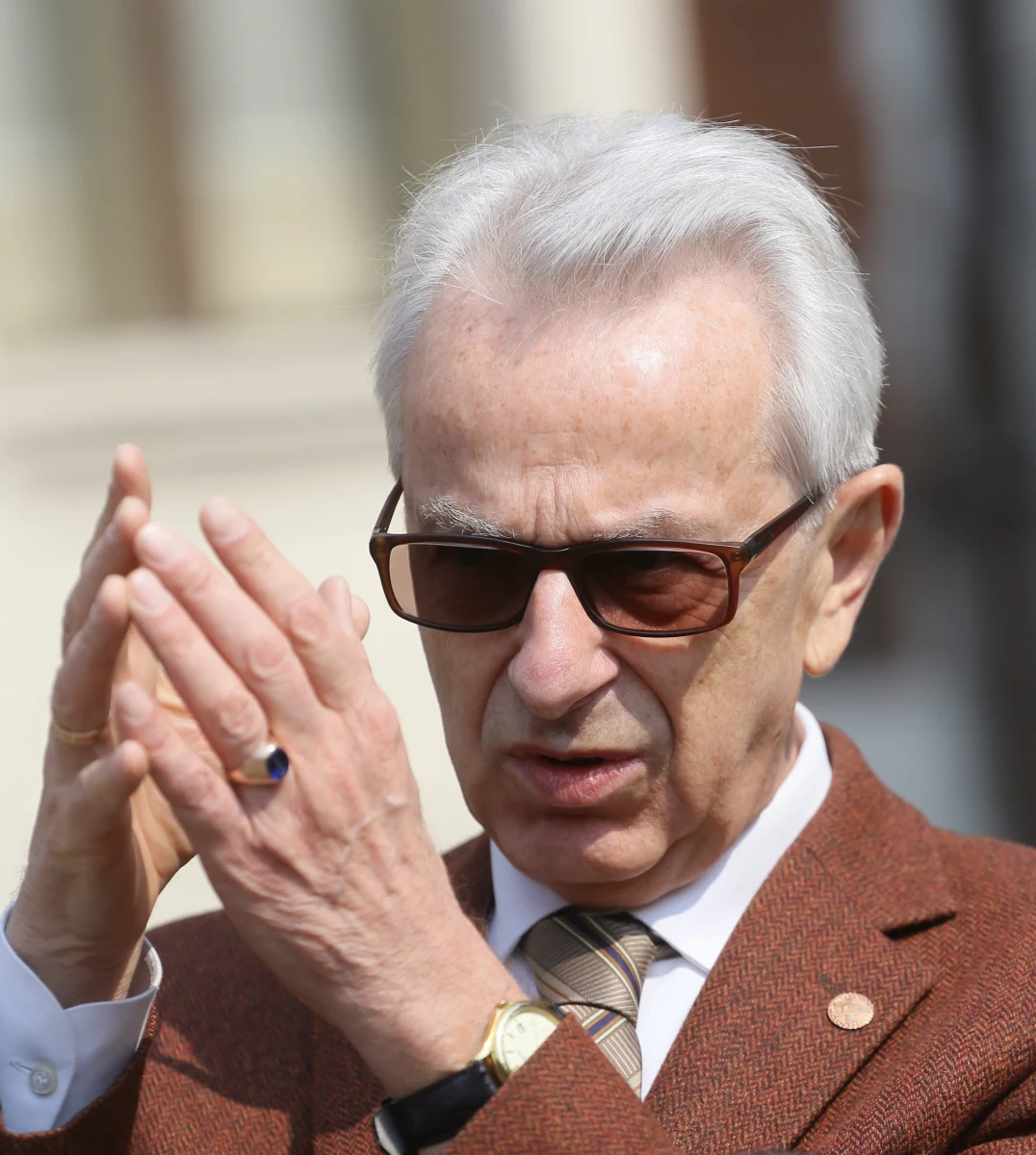 Osoby promujące ideologię gender zachowują się jak sekta. Mają dużo wrogości do tradycyjnego modelu związku - mówił podczas dyskusji o gender w siedzibie Konferencji Episkopatu Polski seksuolog prof. Zbigniew Lew-Starowicz. „Ludzie mają prawo wyboru" - podkreślał.  