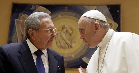 Papież Franciszek spotkał się z przywódcą Kuby Raulem Castro. Spotkanie trwało godzinę. Castro podziękował papieżowi za to, co zrobił dla poprawy relacji Kuby z USA. 