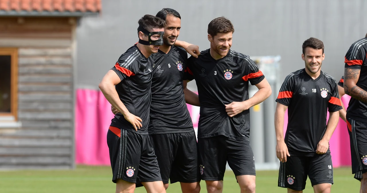 Od lewej: Lewandowski, Benatia, Alonso, Bernat