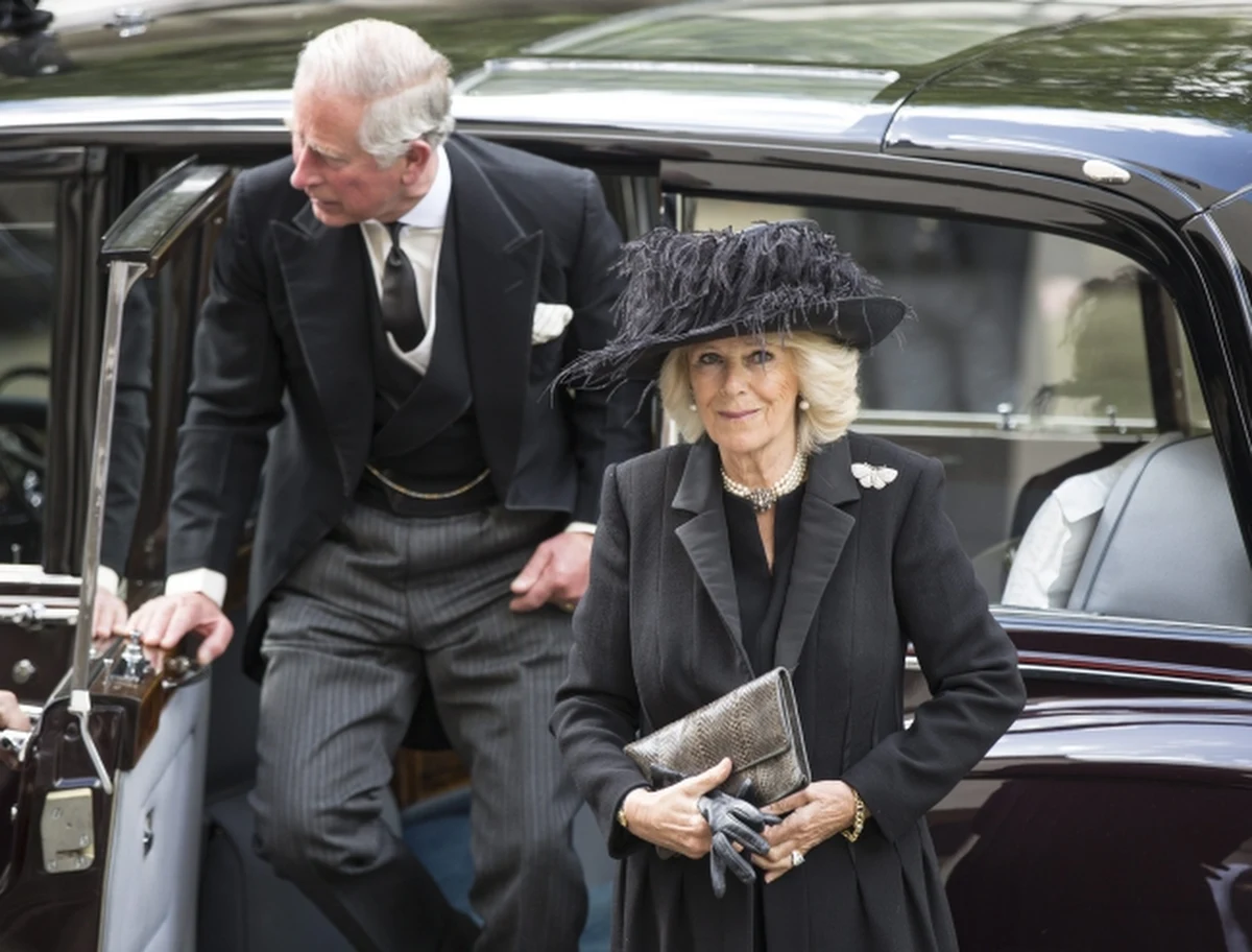 Irlandzka policja aresztowała sześć osób podejrzanych o planowanie zamachu na następcę brytyjskiego tronu, księcia Karola. W przyszłym tygodniu - wraz małżonką Camillą - ma on odwiedzić Zieloną Wyspę.  