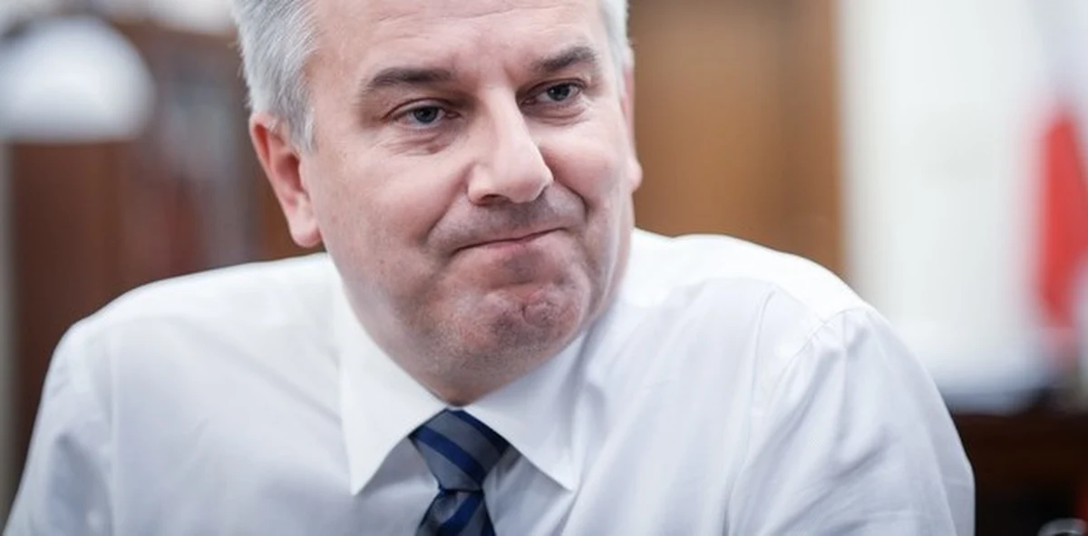 Są nowe zarzuty w śledztwie dotyczącym nieprawidłowości przy wydawaniu pozwoleń na broń - między innymi byłemu ministrowi sprawiedliwości Cezaremu Grabarczykowi i posłowi PiS Dariuszowi Selidze - dowiedział się reporter RMF FM. Usłyszeli je policjanci.