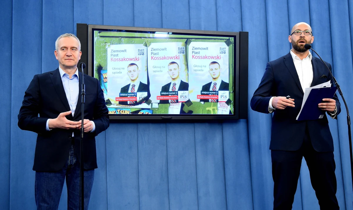 Sztab Bronisława Komorowskiego oskarża Prawo i Sprawiedliwość o manipulację. Politycy PO twierdzą, że partia Jarosława Kaczyńskiego wysyła na spotkania z prezydentem podstawione osoby. Jako przykład podali dwójkę, z którą Komorowski rozmawiał na ostatnim spacerze po Warszawie – młodego mężczyznę i niepełnosprawną kobietę. 