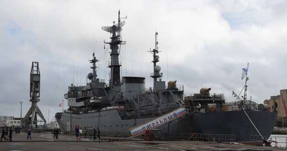 Francja oficjalnie proponuje Rosji rozwiązanie kontraktu na dostawę dwóch okrętów klasy Mistral. Chce jednak oddać o 380 mln euro mniej niż żąda Moskwa - ujawnił dziennik "Kommiersant".