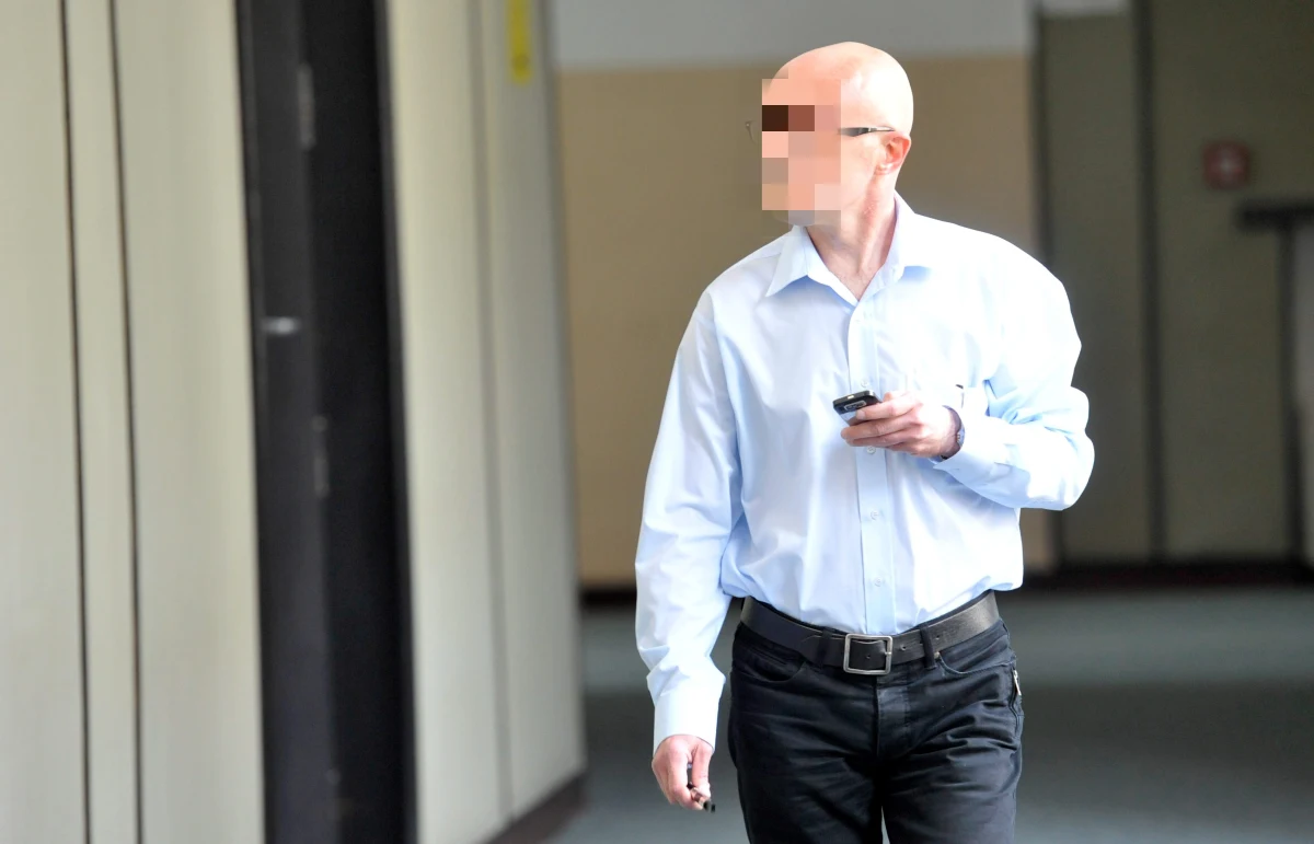 Znany polski prawnik Krzysztof O. został skazany przez sąd w Soedertoern pod Sztokholmem na pięć i pół roku więzienia za sutenerstwo i gwałt. Sąd orzekł także o jego wydaleniu ze Szwecji z zakazem powrotu przez 10 lat. 