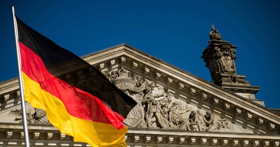 Bundestag padł ofiarą ataku nieznanych hakerów. Informację podaną przez "Spiegel Online" potwierdził rzecznik niemieckiego parlamentu. Wiceprzewodnicząca Bundestagu Petra Pau podała, że cyberatak trwa od wtorku i jeszcze go nie opanowano.
