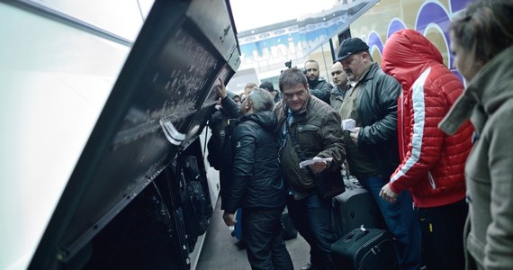 W autobusie jadącym z Pragi do Warny znaleziono bombę, która mogła zabić kilkadziesiąt osób znajdujących się w pojeździe - poinformowała prywatna bułgarska telewizja BTV. Informację potwierdziło bułgarskie ministerstwo spraw wewnętrznych. Ładunek znaleziono w Budapeszcie wczoraj po południu. 