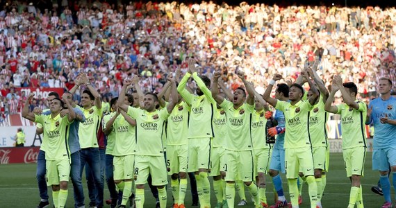 52 miliony euro przygotowały władze Barcelony dla piłkarzy, którzy w niedzielę zapewnili sobie mistrzostwo Hiszpanii. Żeby jednak otrzymać pełną kwotę, muszą jeszcze zwyciężyć w finale Pucharu Króla oraz w Lidze Mistrzów. 