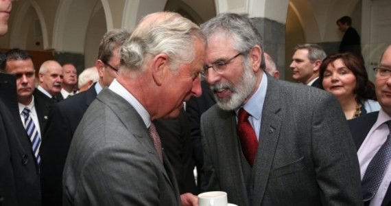 Następca brytyjskiego tronu książę Karol spotkał się w Republice Irlandii z liderem republikańskiej partii Sinn Féin - Gerry Adamsem. Zabiega on o zjednoczenie Zielonej Wyspy i oderwanie Ulsteru od Zjednoczonego Królestwa. 