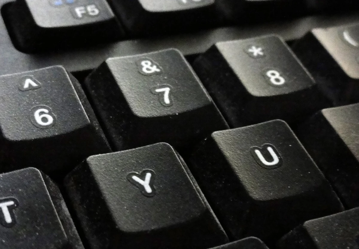 ​Maturzyści we wtorek rano przystąpili do pisemnego egzaminu z informatyki. Publikujemy arkusze.