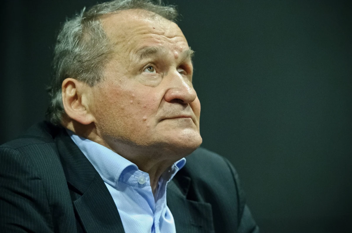 Nawet największa legenda nie może w wolnym kraju czuć się bezkarna! Boleśnie przekonuje się o tym Henryk Wujec, legenda "Solidarności" i bliski współpracownik Bronisława Komorowskiego, którego proces ruszył w ubiegły piątek. Wujec odpowiada za spowodowanie poważnego wypadku drogowego - ustalili dziennikarze tygodnika "ABC". 