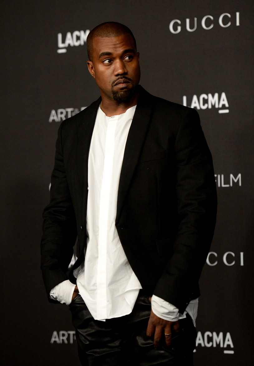 Amerykański raper nie jest zadowolony z tego, jak potraktowano go na tegorocznej ceremonii wręczenia nagród Billboard Music Awards. Zdaniem Kanye Westa, jego występ był rażąco i przesadnie ocenzurowany.