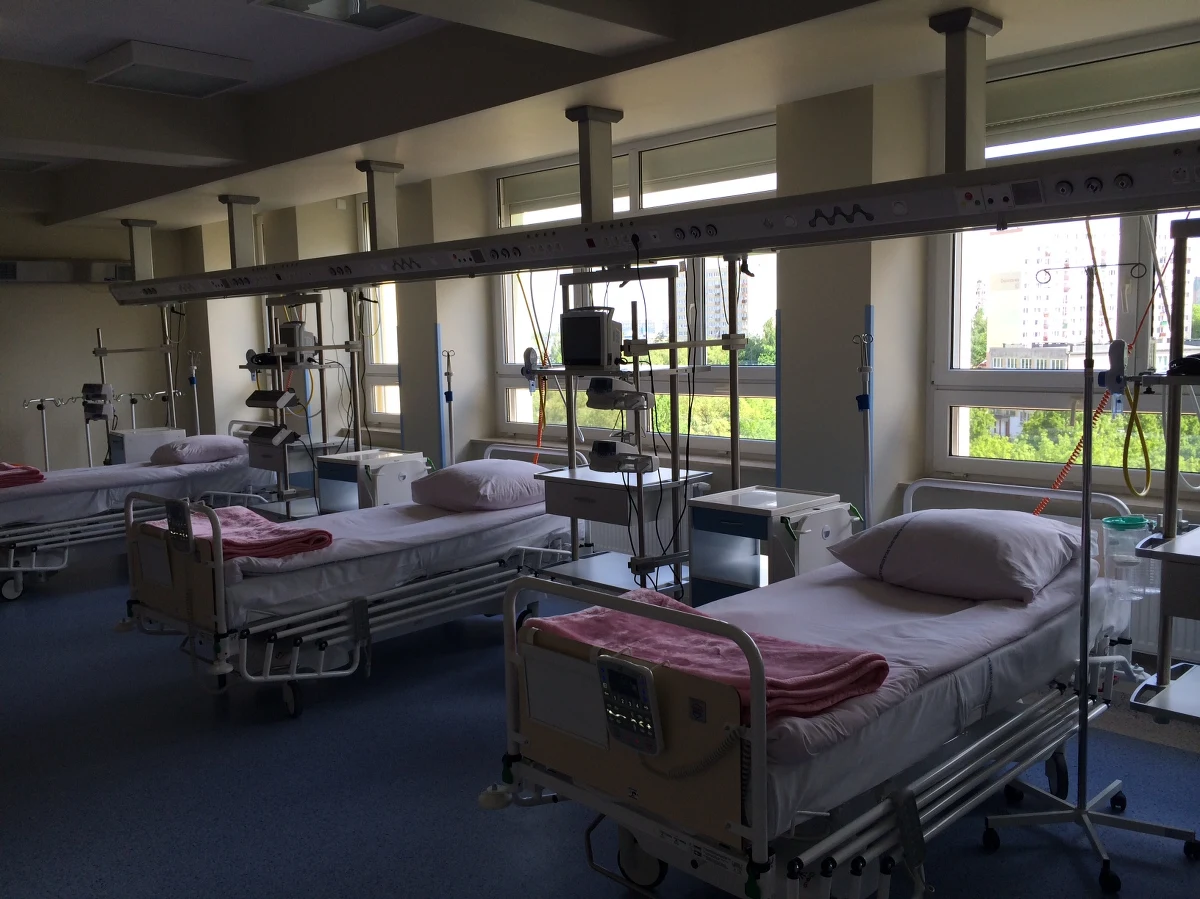 Szpital Wojewódzki w Olsztynie otworzył nowy Oddział Transplantologii i Chirurgii Ogólnej. To nie tylko większy komfort dla pacjentów, ale również szansa na większą liczbę operacji.