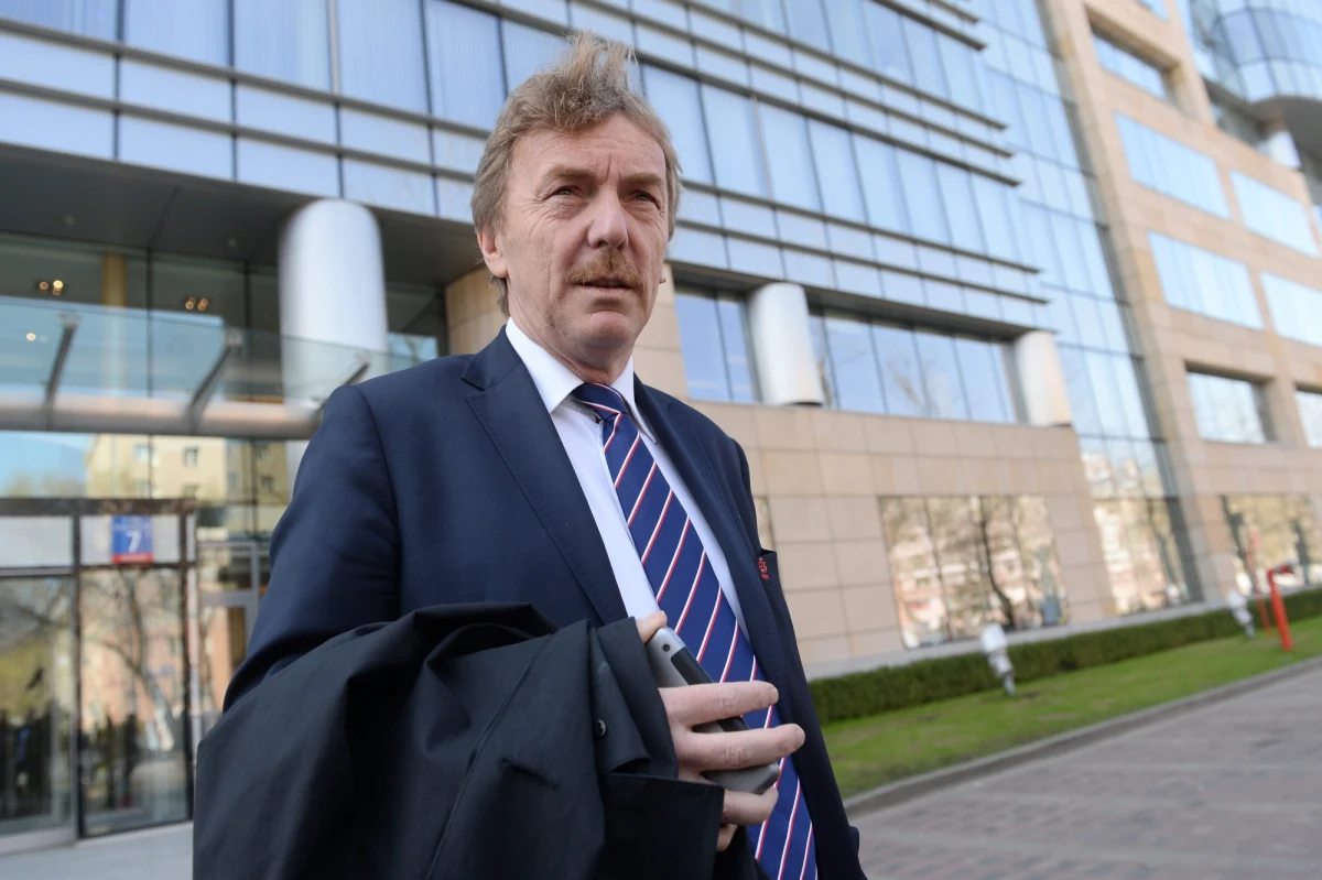 "W meczu Legii z Jagiellonią nie było rażących błędów sędziowskich" - mówi RMF FM Zbigniew Boniek. Prezes Polskiego Związku Piłki Nożnej tłumaczy, dlaczego zawiesił sędziów Pawła Gila i Piotra Sadczuka, i ubolewa nad niesprawiedliwym - jego zdaniem - postrzeganiem arbitrów.