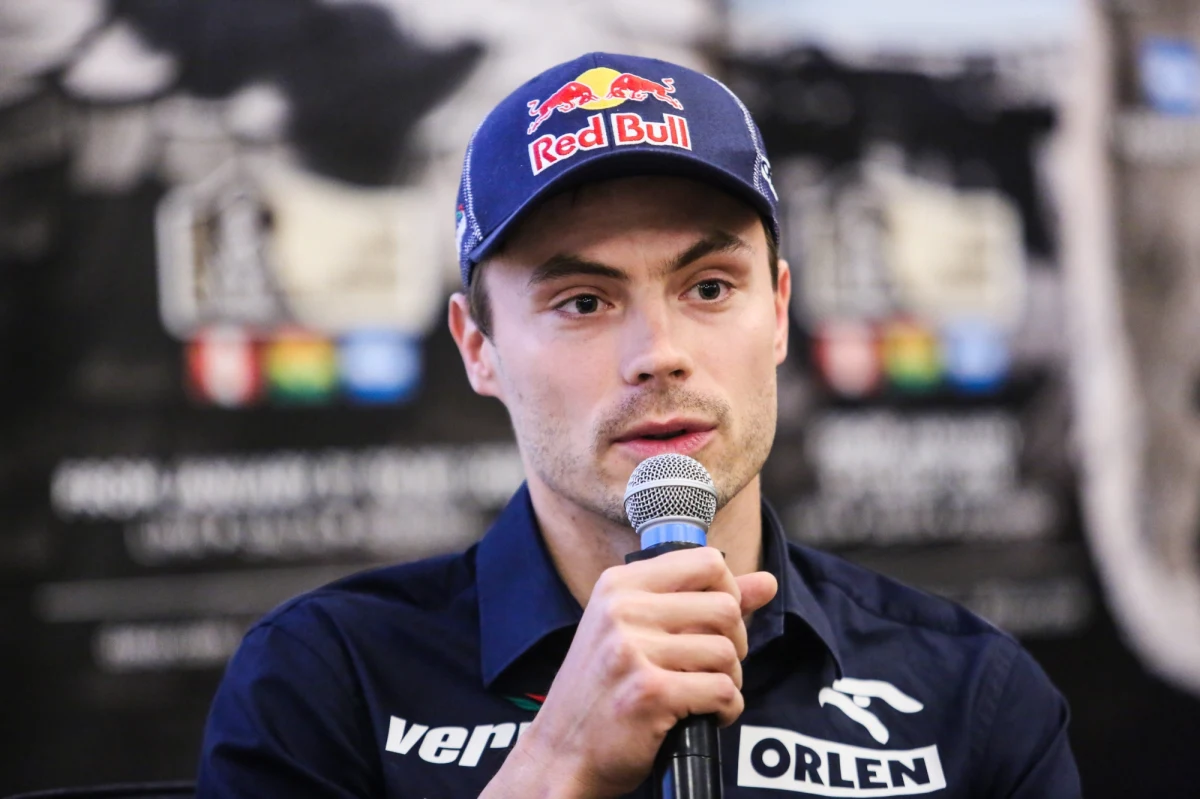 Nie na motocyklu, a w samochodzie pojedzie w Rajdzie Dakar 2016 Jakub Przygoński. "Poczułem, że to jest moment, by przeskoczyć do wyższej ligi" - tłumaczy swoją decyzję w rozmowie z RMF FM.