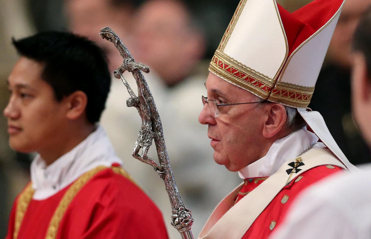 Papież Franciszek wyznał, że od 25 lat nie ogląda telewizji, bo taką obietnicę złożył Matce Bożej. O swych kontaktach z mediami i dawnych "atakach paniki" na widok dziennikarzy opowiedział w wywiadzie dla argentyńskiej gazety. 