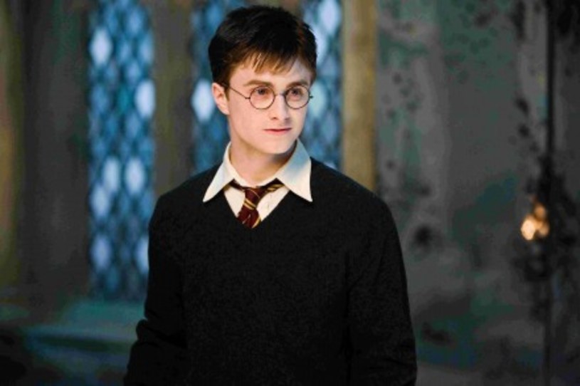 Według artykułu zamieszczonego w "Journal of Applied Psychology", książki o Harrym Potterze sprawiają, że ich czytelnicy przychylniej odnoszą się do wszelakich mniejszości, chociażby imigrantów i homoseksualistów.