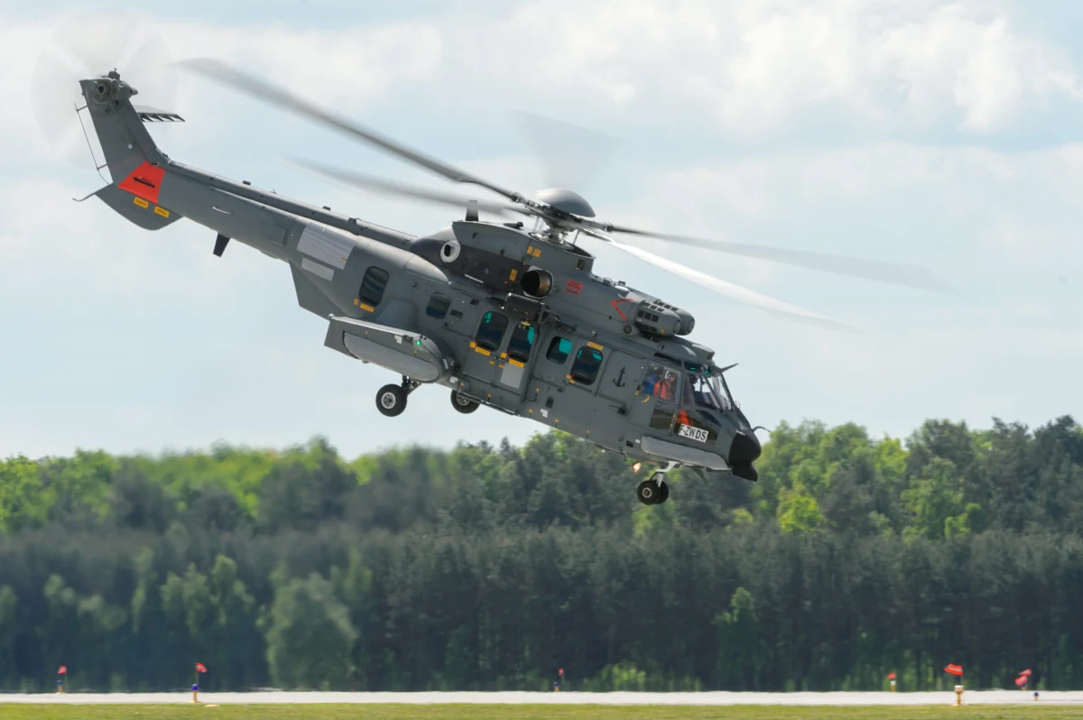 Śmigłowiec wielozadaniowy Caracal przeszedł testy - poinformowali wojskowi w Bazie Lotnictwa Transportowego w Powidzu. Miały one wykazać zgodność oferty firmy Airbus Helicopters z rzeczywistymi osiągami maszyny.