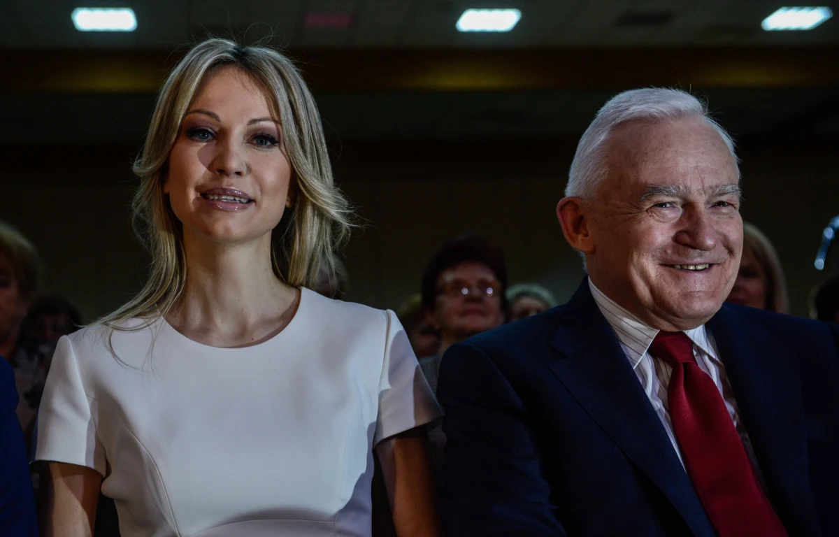 "Po fakcie to wszyscy są mądrzejsi, ja też jestem mądrzejszy. Gdybym wiedział, że Ogórek osiągnie taki wynik, to sam bym wystartował, niezależnie od okoliczności" - mówi w Kontrwywiadzie RMF FM, w odpowiedzi na pytania słuchaczy, szef SLD i były premier Leszek Miller. 