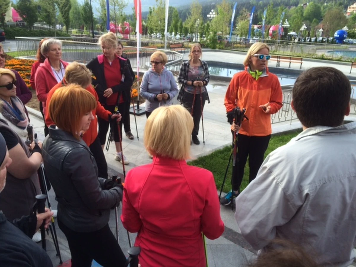 Otyłość wśród Polaków, obowiązkowe szczepienia dzieci, problemy ze zbyt częstym stosowaniem antybiotyków czy zachowania seksualne młodych ludzi. To tematy, o których w Karpaczu na Dolnym Śląsku rozmawiają uczestnicy 15. Kongresu Medycyny Rodzinnej. W spotkaniu uczestniczy blisko 1300 medyków z całej Polski.